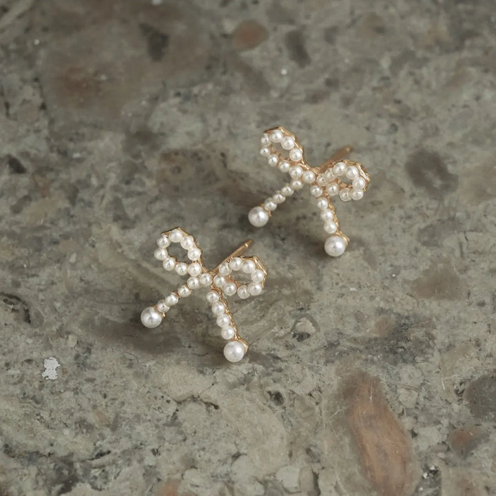 Juliette - Cute Pearl Bow Stud Earrings